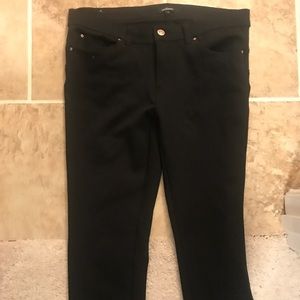 Fashion Nova ambiance jegging.